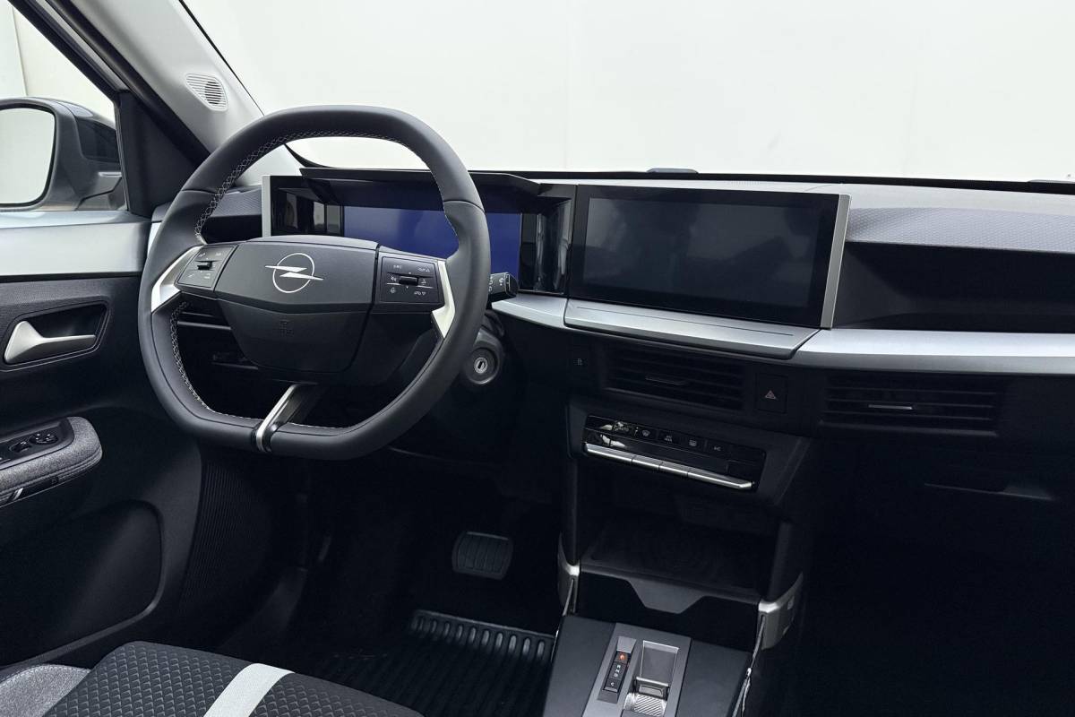 Opel Frontera Opel Frontera Electric GS 44 kWh 1-Fase | Navigatie | Achteruitrijcamera | Climate control | Cruise control | Zwart dak | Lichtmetalen velgen | Extra getint glas
