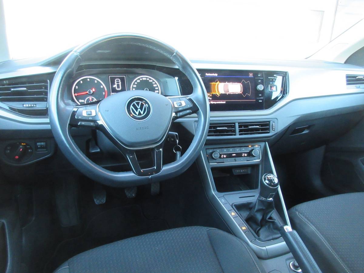 Volkswagen Polo Volkswagen Polo 1.0 TSI Comfortline Business / Clima / PDC / Navi