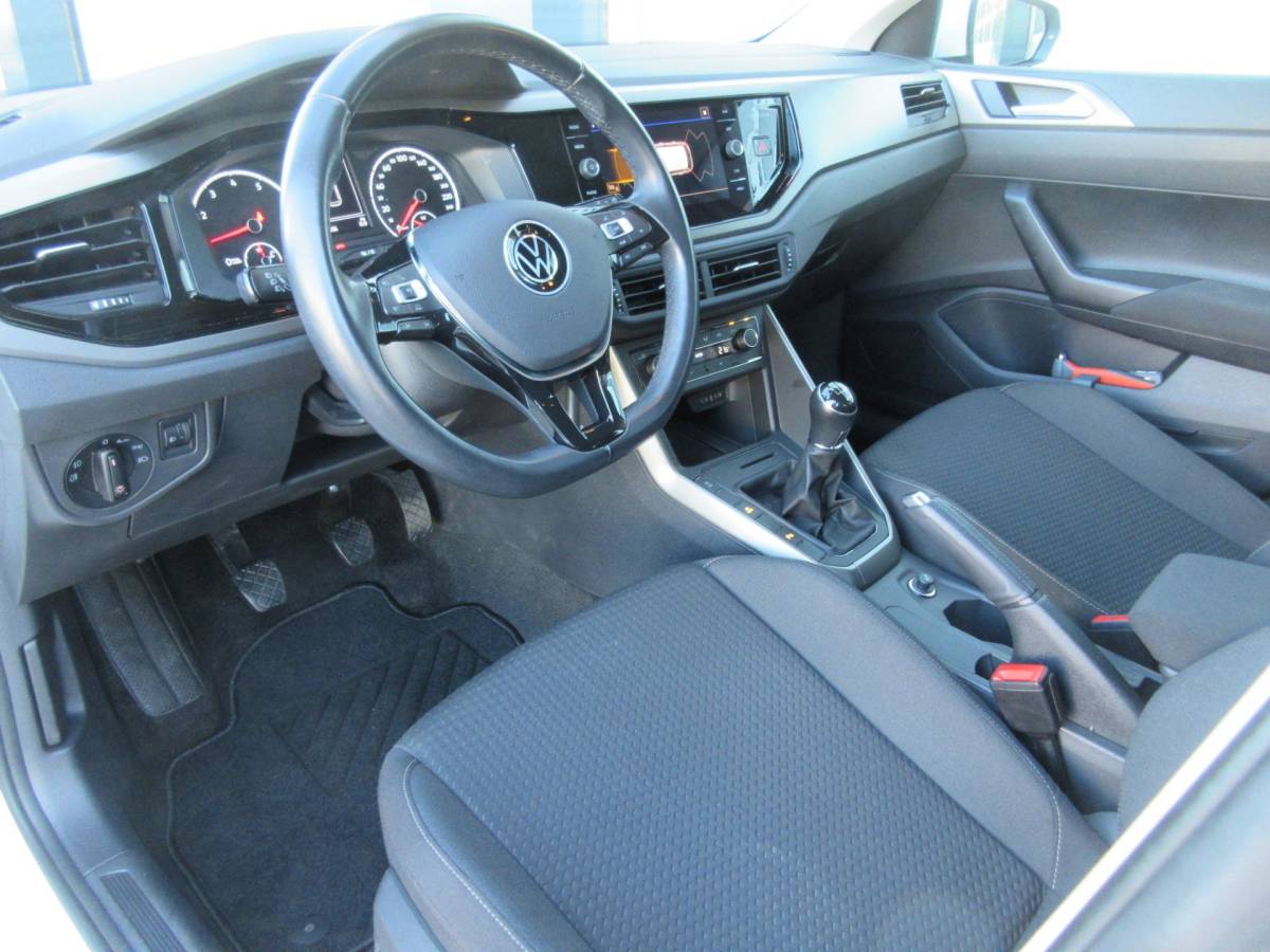 Volkswagen Polo Volkswagen Polo 1.0 TSI Comfortline Business / Clima / PDC / Navi