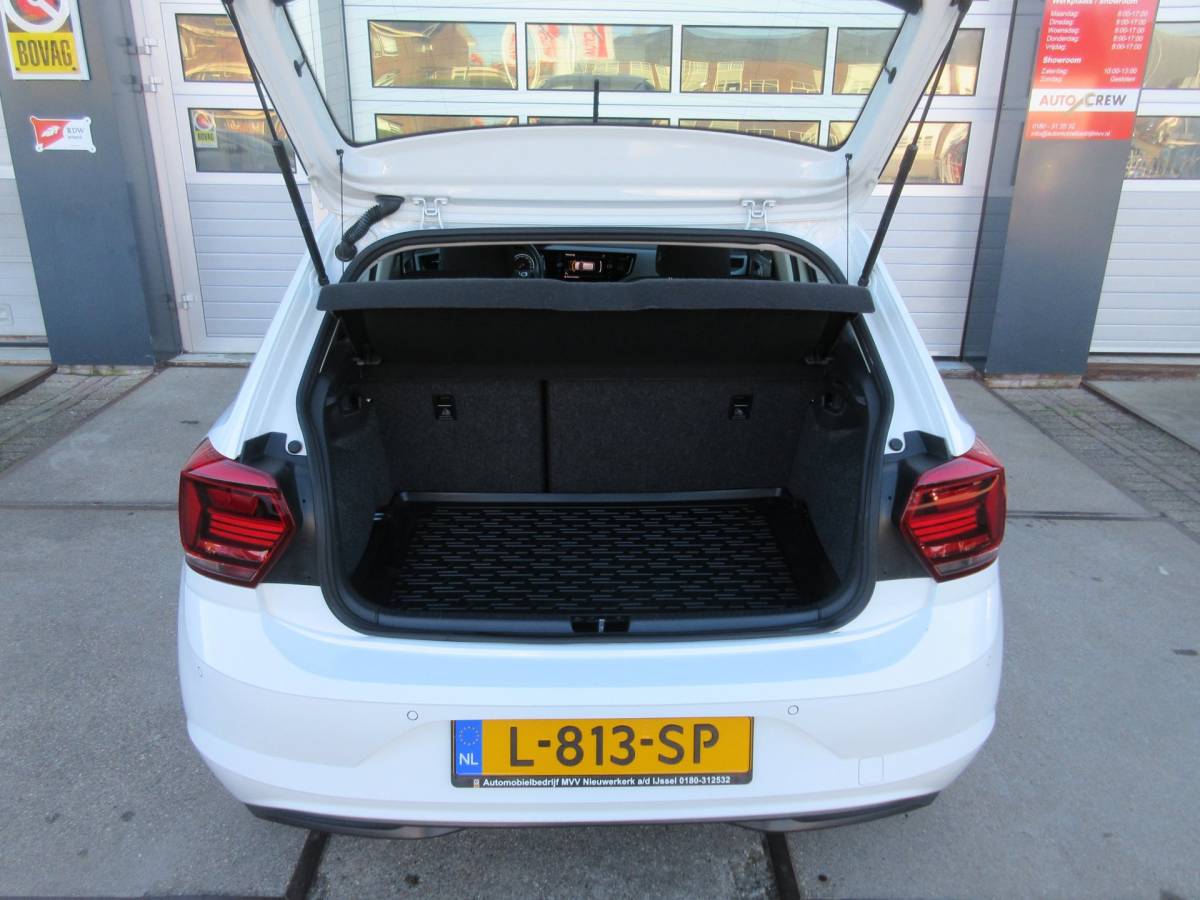 Volkswagen Polo Volkswagen Polo 1.0 TSI Comfortline Business / Clima / PDC / Navi