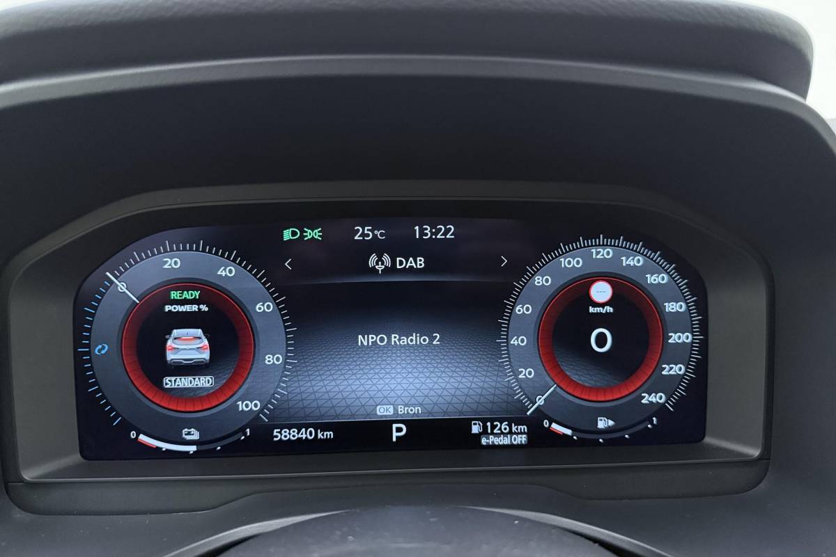 Nissan QASHQAI Nissan Qashqai 1.5 e-Power N-Connecta | Panoramadak | Navigatie | Climate Control | camera | Keyless entry en start