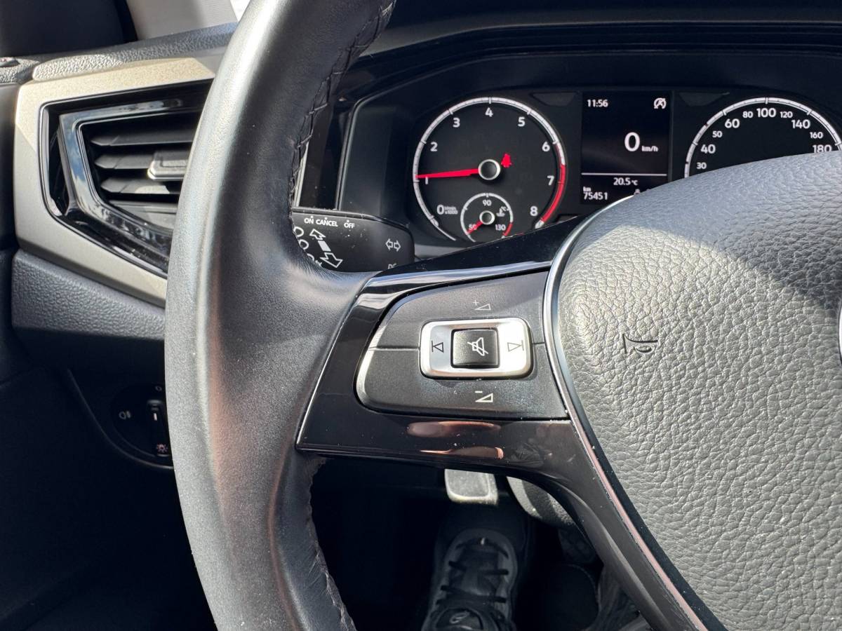 Volkswagen Polo Volkswagen POLO 1.0 MPI Comfortline Business PDC Airco
