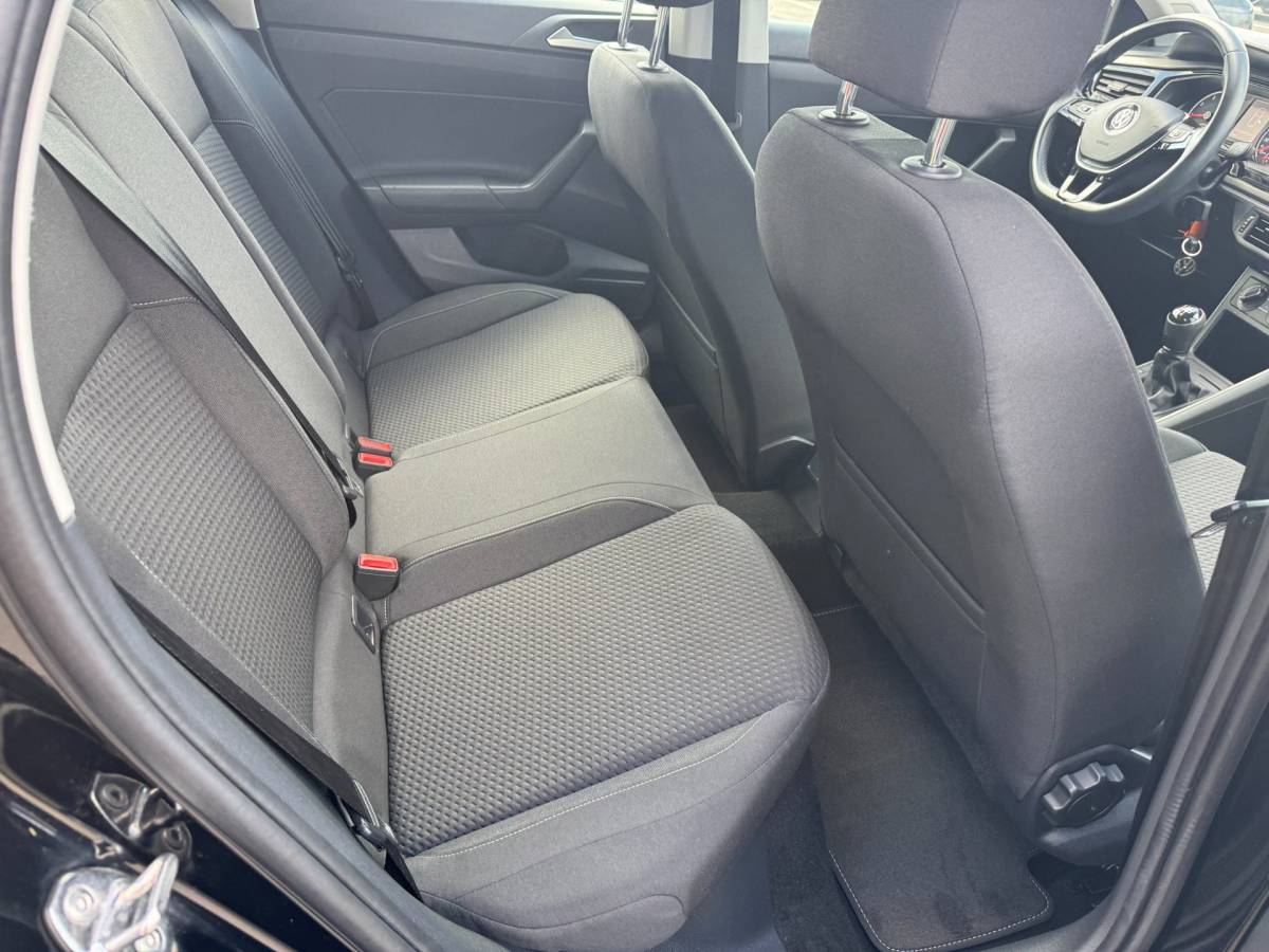 Volkswagen Polo Volkswagen POLO 1.0 MPI Comfortline Business PDC Airco
