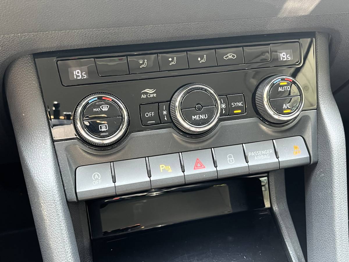Škoda Karoq ŠKODA Karoq 1.5 TSI ACT Business Edition | CAM | CARPLAY | CLIMA | CRUISE | DAB | PDC V&A | VIRTUAL COCKPIT