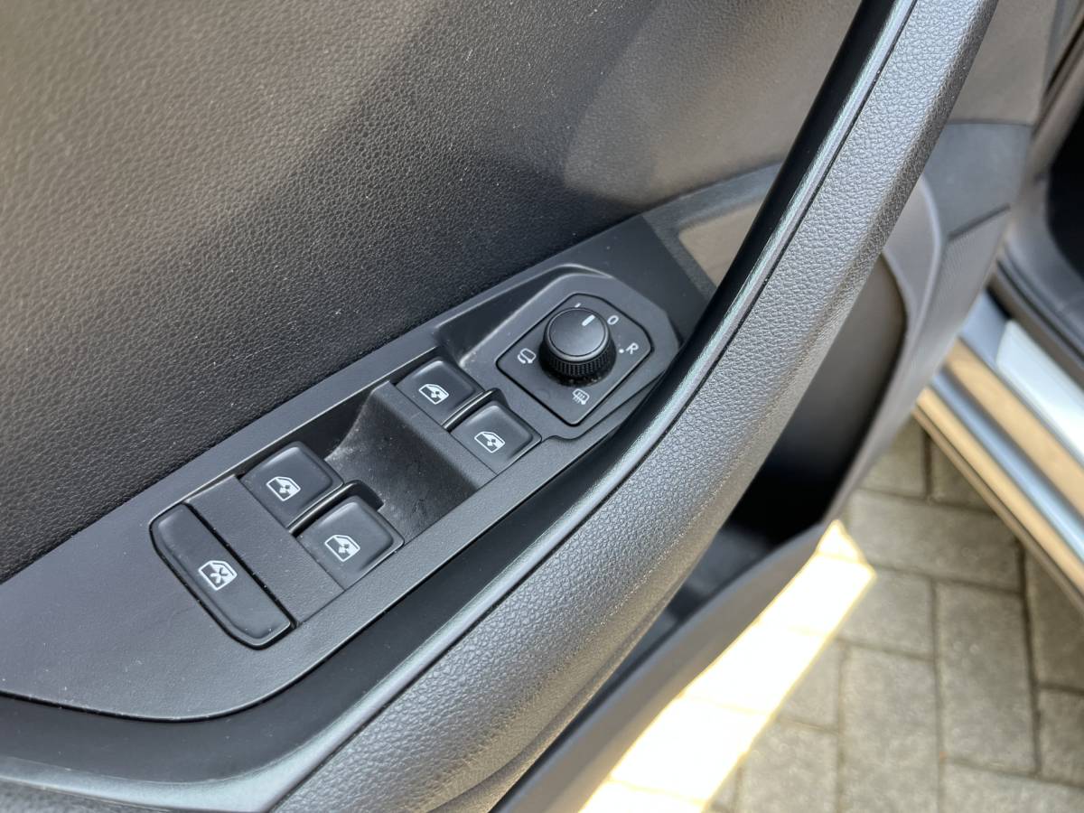 Škoda Karoq ŠKODA Karoq 1.5 TSI ACT Business Edition | CAM | CARPLAY | CLIMA | CRUISE | DAB | PDC V&A | VIRTUAL COCKPIT