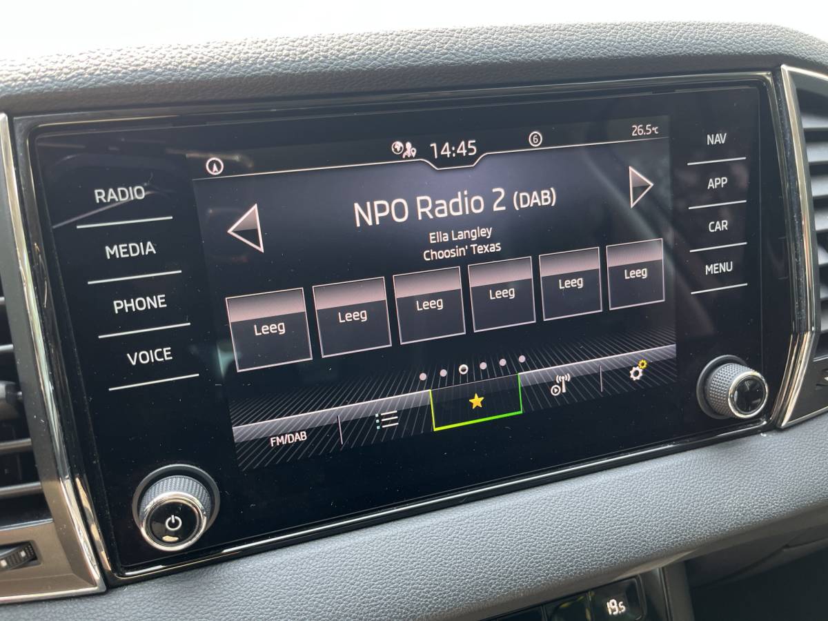 Škoda Karoq ŠKODA Karoq 1.5 TSI ACT Business Edition | CAM | CARPLAY | CLIMA | CRUISE | DAB | PDC V&A | VIRTUAL COCKPIT