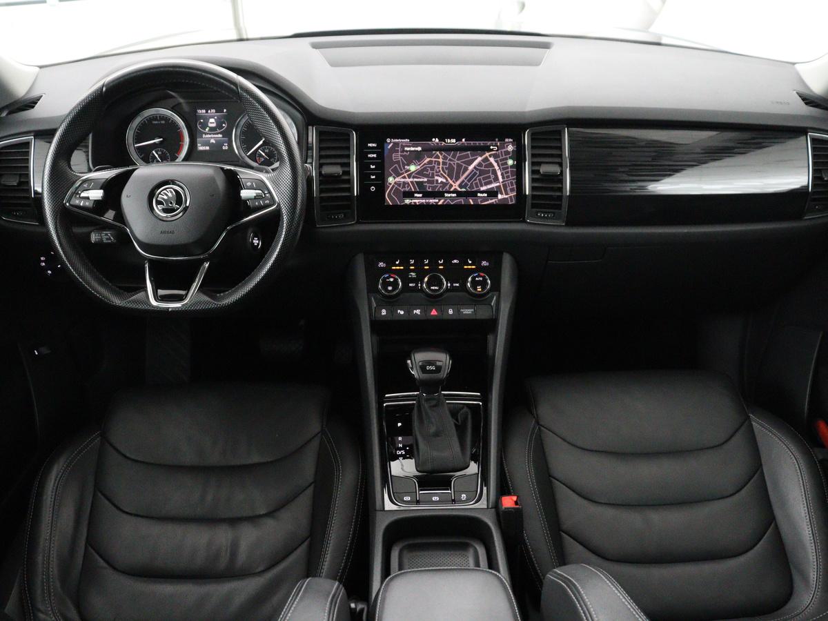 Škoda Kodiaq Skoda Kodiaq 1.5 TSI Business Edition Plus | Panoramadak | Trekhaak | Leder | Memory | Adaptive cruise | 360 camera | Carplay | Sfeerverlichting | Canton sound | Full LED