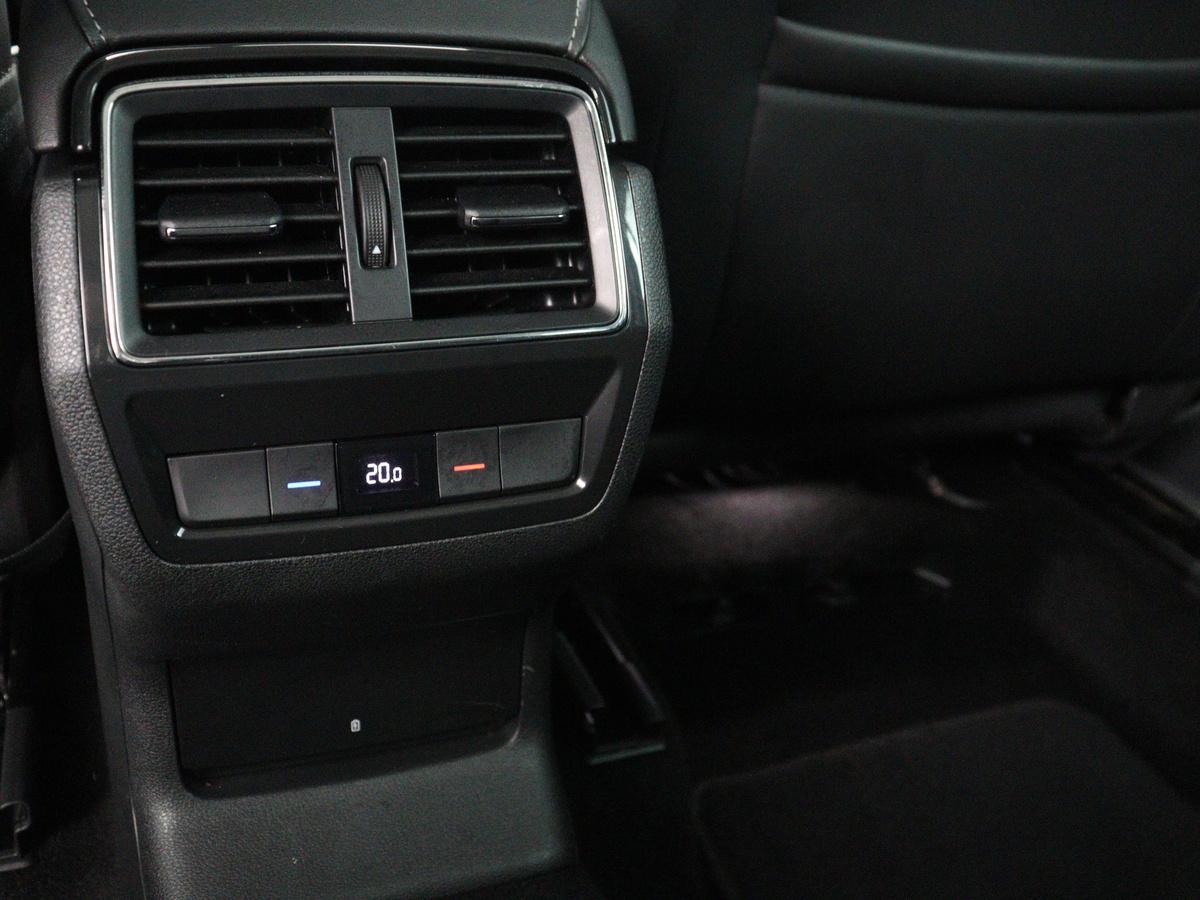Škoda Kodiaq Skoda Kodiaq 1.5 TSI Business Edition Plus | Panoramadak | Trekhaak | Leder | Memory | Adaptive cruise | 360 camera | Carplay | Sfeerverlichting | Canton sound | Full LED