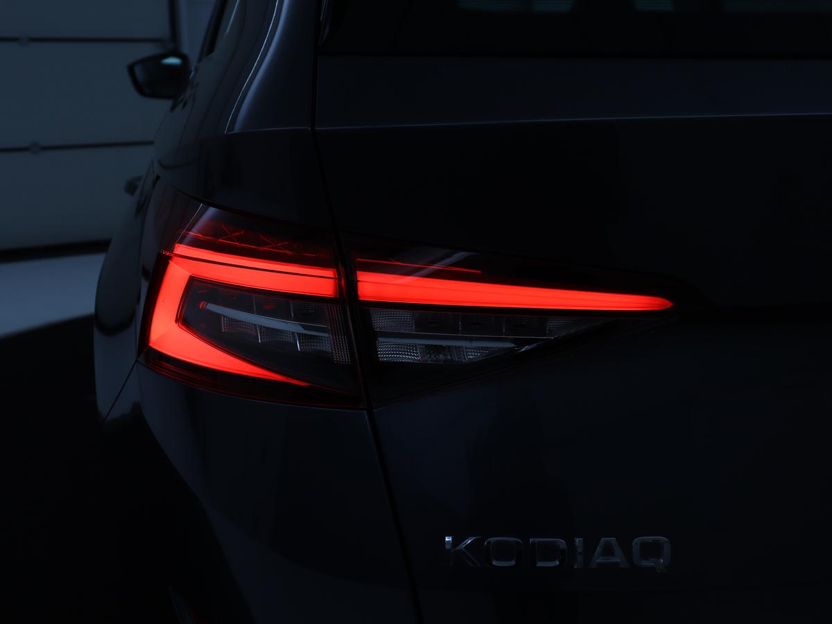 Škoda Kodiaq Skoda Kodiaq 1.5 TSI Business Edition Plus | Panoramadak | Trekhaak | Leder | Memory | Adaptive cruise | 360 camera | Carplay | Sfeerverlichting | Canton sound | Full LED