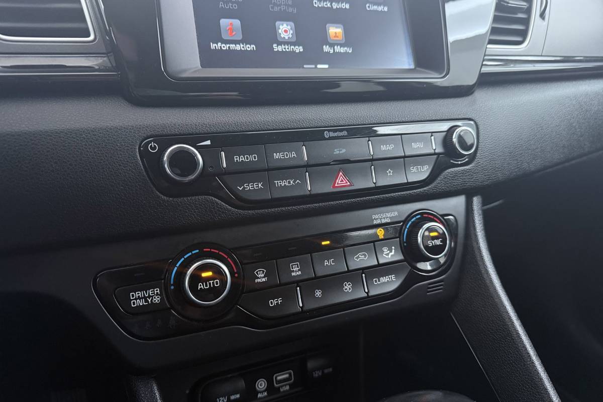 Kia Niro Kia Niro 1.6 GDi Hybrid DynamicLine | Camera | CarPlay | Navigatie | Volledig Ond. | 18″ Velgen |