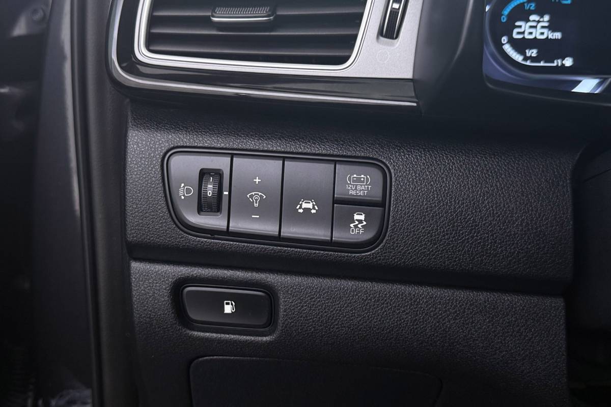 Kia Niro Kia Niro 1.6 GDi Hybrid DynamicLine | Camera | CarPlay | Navigatie | Volledig Ond. | 18″ Velgen |