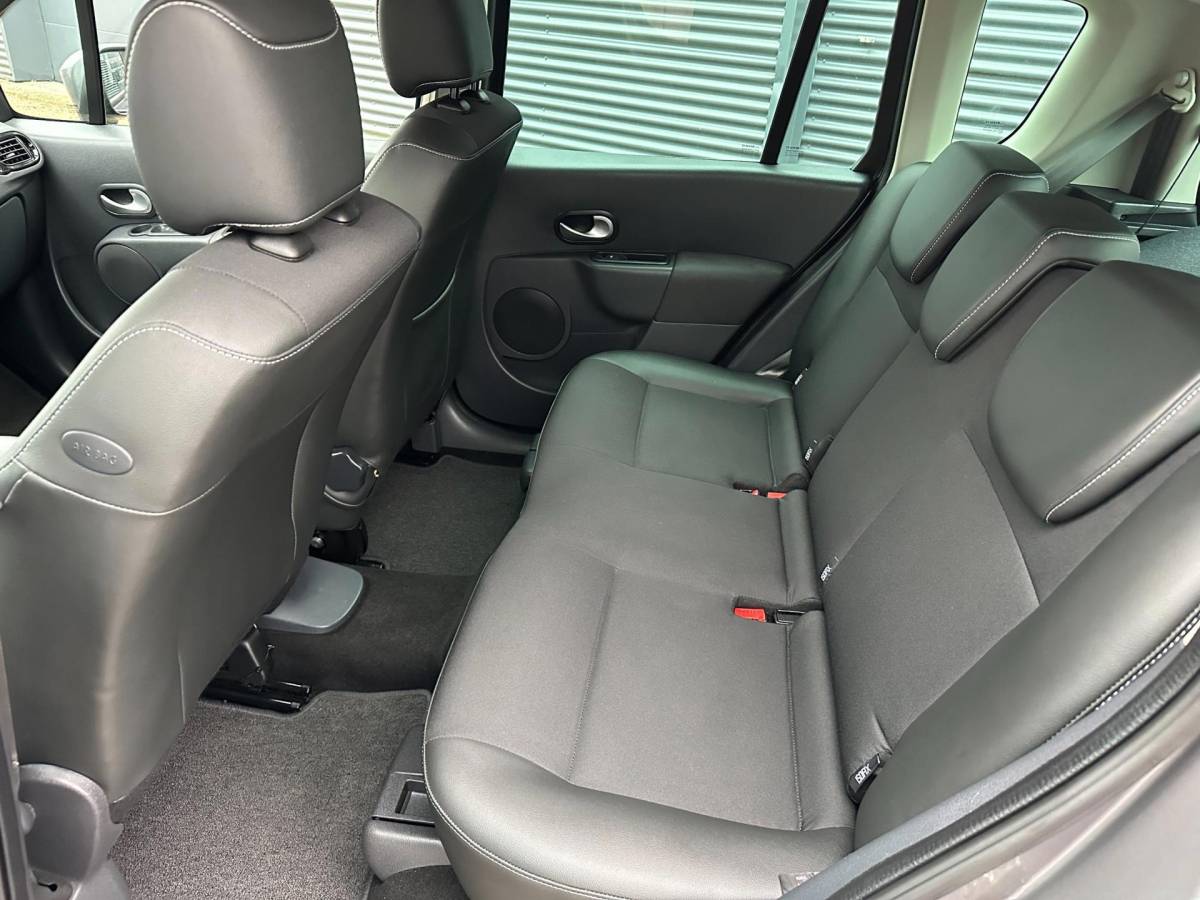 Renault Grand Modus Renault Grand Modus 1.6-16V Night & Day Automaat