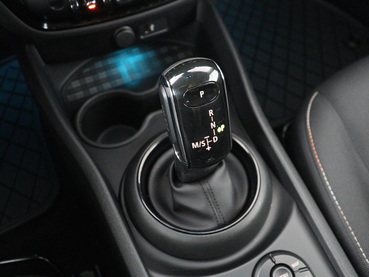 MINI Clubman MINI Clubman 1.5 One Salt | Cruise control | Navigatie | Bluetooth |  Climate control | NAP 88.741km. | 16″ velgen
