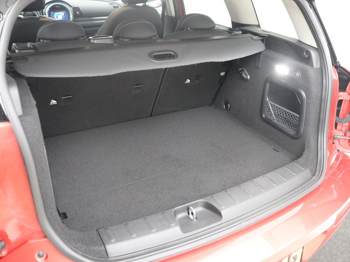 MINI Clubman MINI Clubman 1.5 One Salt | Cruise control | Navigatie | Bluetooth |  Climate control | NAP 88.741km. | 16″ velgen