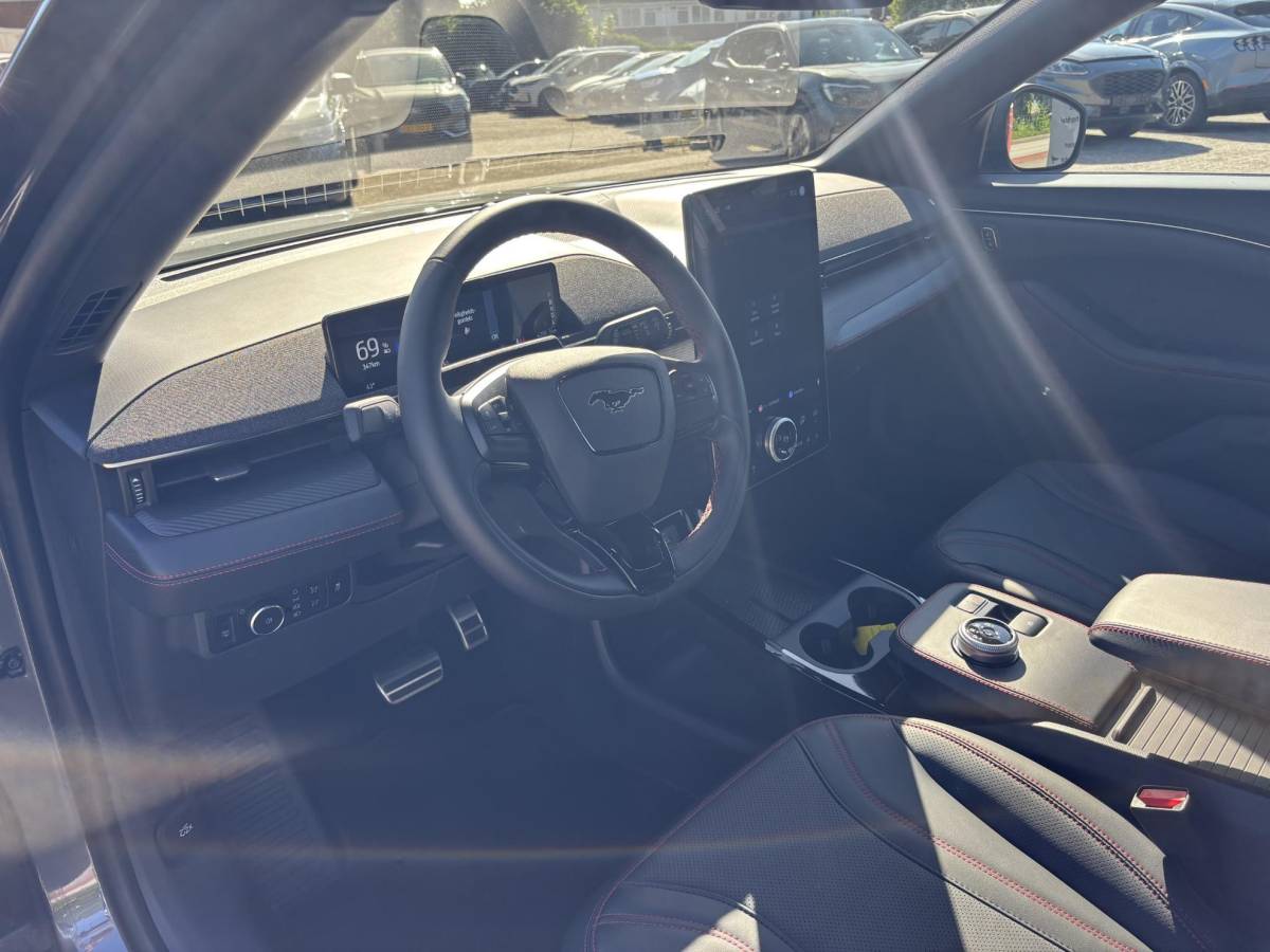 Ford Mustang Mach-E Ford Mustang Mach-E Extended Premium AWD 98 kWh 351pk | Panoramadak | 1.500kg Trekgewicht