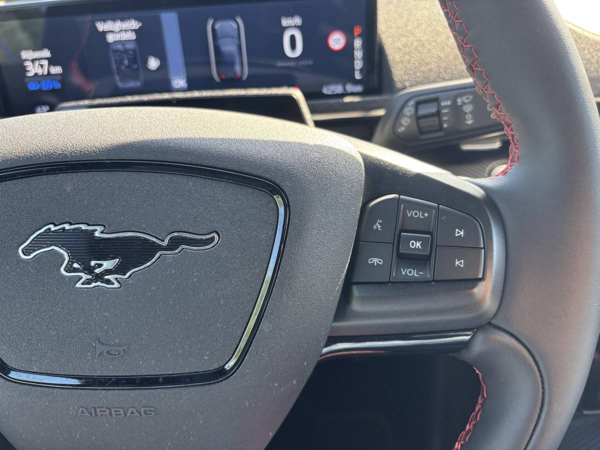 Ford Mustang Mach-E Ford Mustang Mach-E Extended Premium AWD 98 kWh 351pk | Panoramadak | 1.500kg Trekgewicht