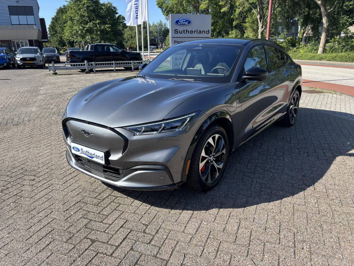 Ford Mustang Mach-E Ford Mustang Mach-E Extended Premium AWD 98 kWh 351pk | Panoramadak | 1.500kg Trekgewicht