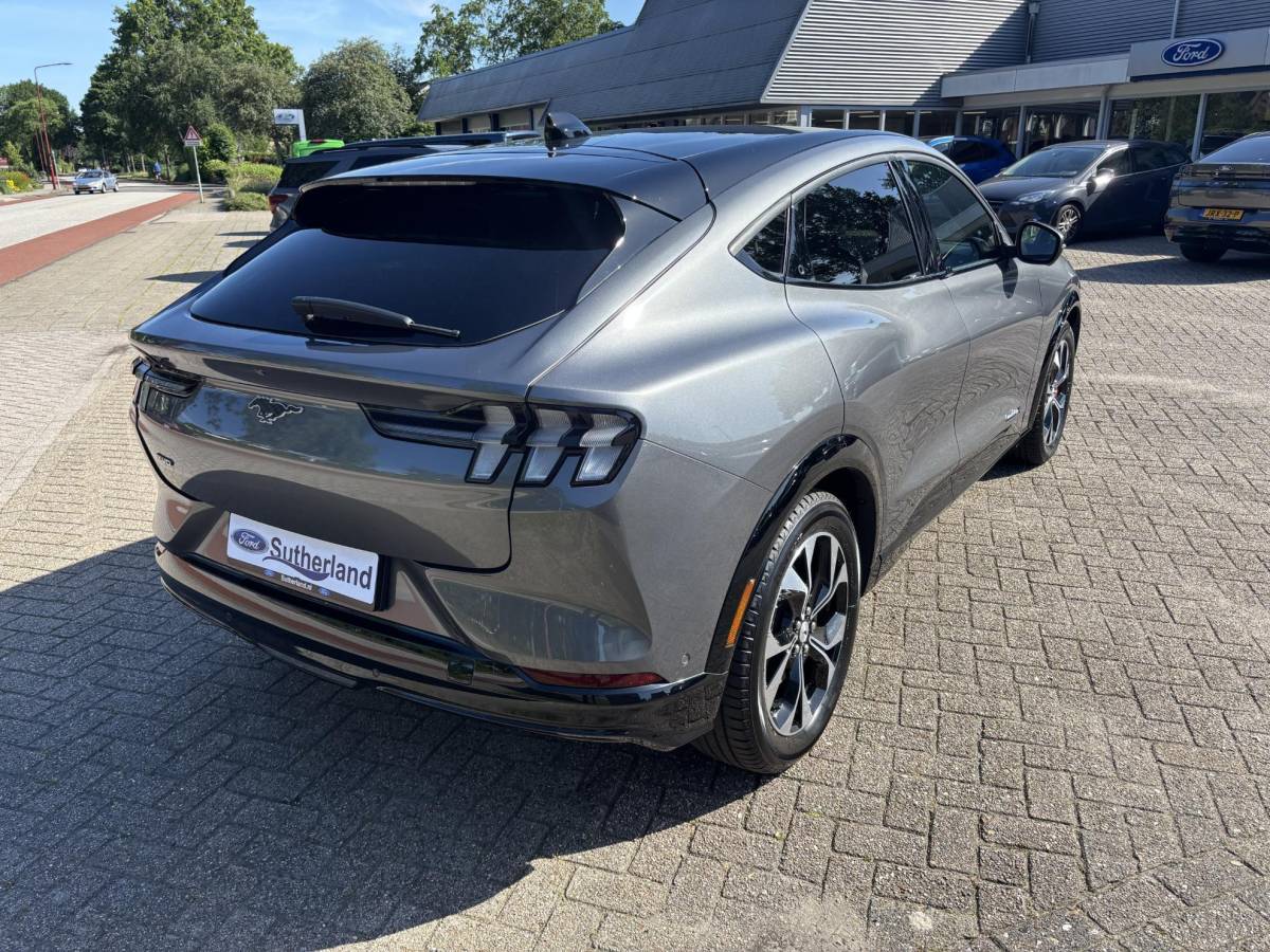 Ford Mustang Mach-E Ford Mustang Mach-E Extended Premium AWD 98 kWh 351pk | Panoramadak | 1.500kg Trekgewicht