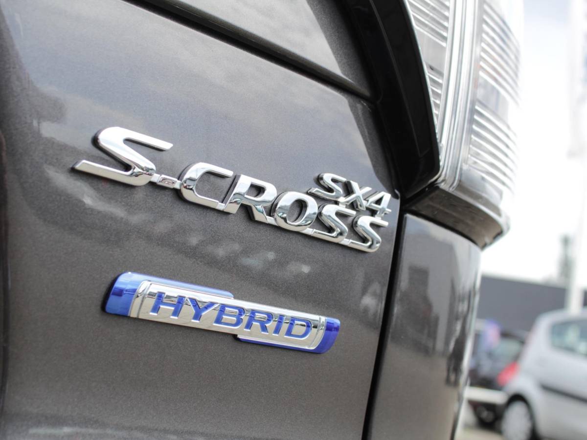 Suzuki S-Cross Suzuki S-Cross 1.4 Boosterjet Select Smart Hybrid Automaat | Cruise | Carplay/Android | Camera | Park sens | Lm-Velgen