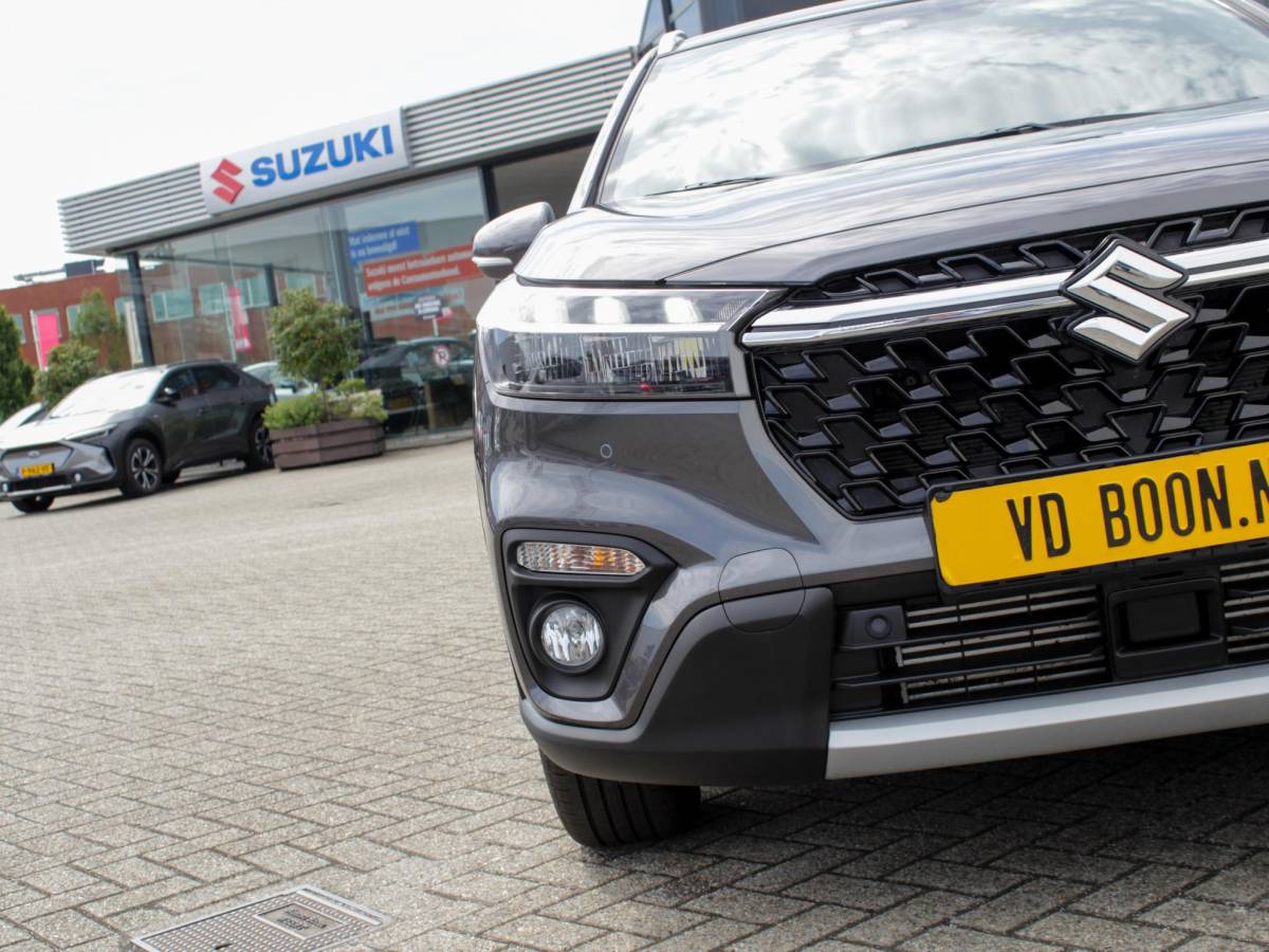Suzuki S-Cross Suzuki S-Cross 1.4 Boosterjet Select Smart Hybrid Automaat | Cruise | Carplay/Android | Camera | Park sens | Lm-Velgen