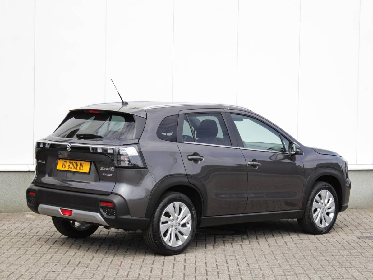 Suzuki S-Cross Suzuki S-Cross 1.4 Boosterjet Select Smart Hybrid Automaat | Cruise | Carplay/Android | Camera | Park sens | Lm-Velgen