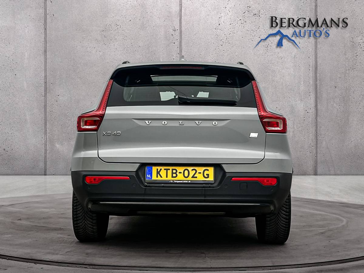Volvo XC40 Volvo XC40 1.5 T4 Plug-in hybrid Ultimate Dark // DEALERONDERHOUDEN // SCHUIFKANTELDAK // ELECTRISCHE ACHTERKLEP //
