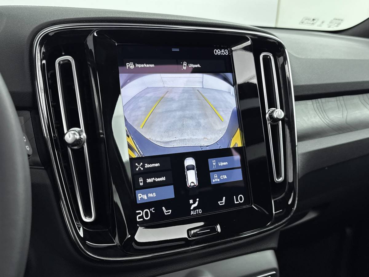 Volvo XC40 Volvo XC40 1.5 T4 Plug-in hybrid Ultimate Dark // DEALERONDERHOUDEN // SCHUIFKANTELDAK // ELECTRISCHE ACHTERKLEP //