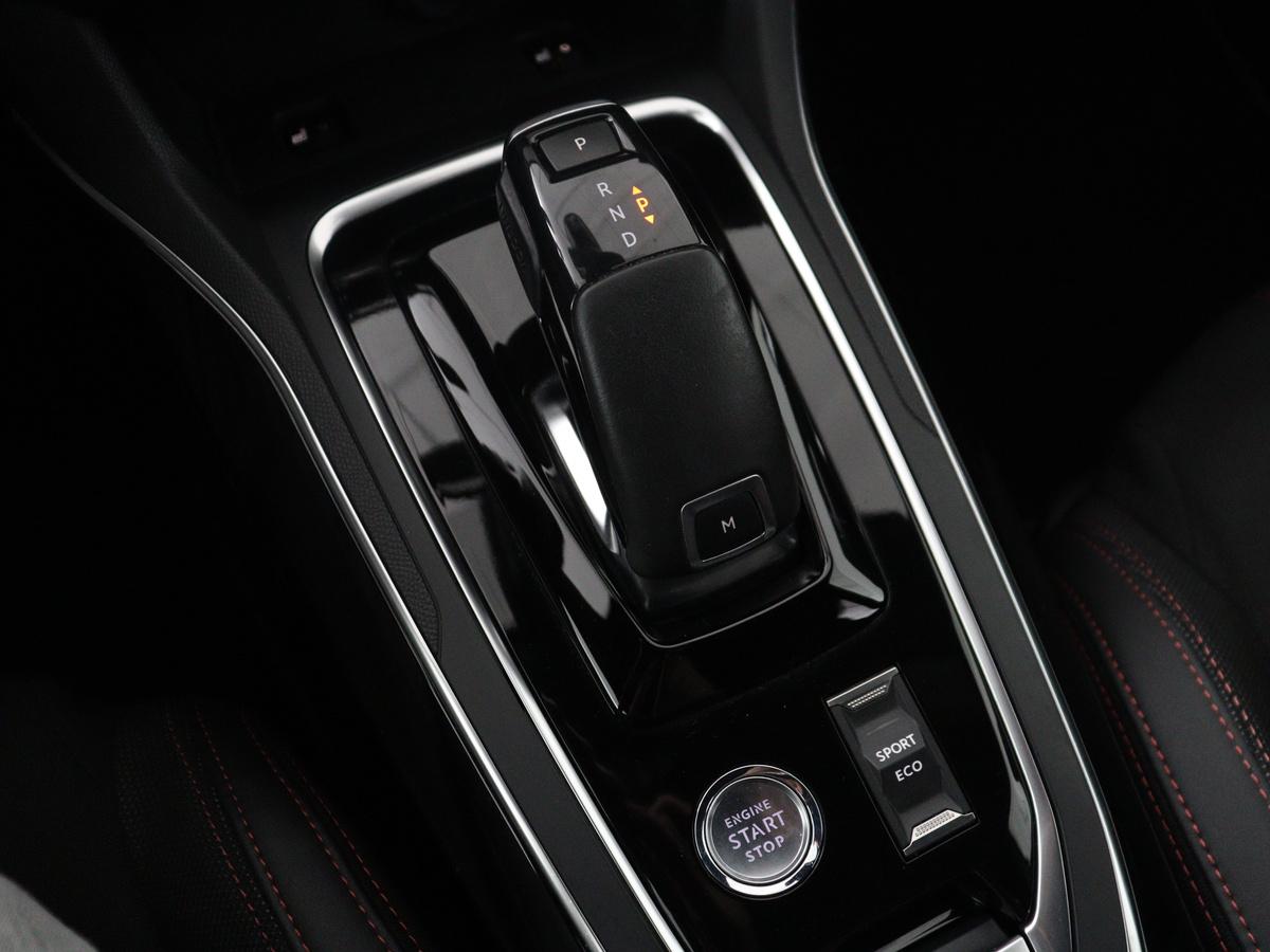 Peugeot 308 Peugeot 308 SW 1.2 PureTech GT-line | Half leder | Cruise control | Carplay | Navigatie | Camera | Park assist | Climate control | 17″ velgen