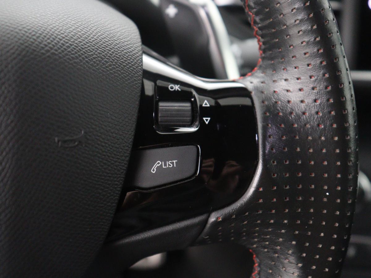 Peugeot 308 Peugeot 308 SW 1.2 PureTech GT-line | Half leder | Cruise control | Carplay | Navigatie | Camera | Park assist | Climate control | 17″ velgen