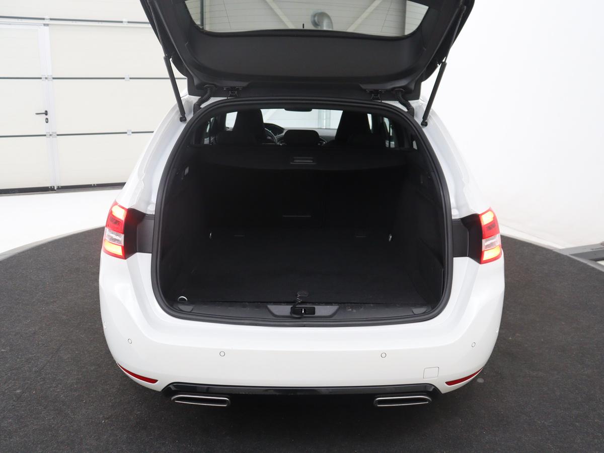 Peugeot 308 Peugeot 308 SW 1.2 PureTech GT-line | Half leder | Cruise control | Carplay | Navigatie | Camera | Park assist | Climate control | 17″ velgen