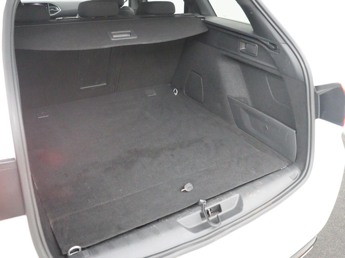 Peugeot 308 Peugeot 308 SW 1.2 PureTech GT-line | Half leder | Cruise control | Carplay | Navigatie | Camera | Park assist | Climate control | 17″ velgen