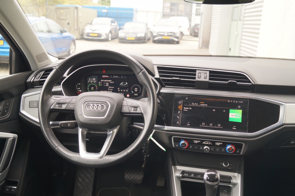 Audi Q3 Audi Q3 45 TFSI e PHEV Edition -LEER-LED-PDC-NAVI-