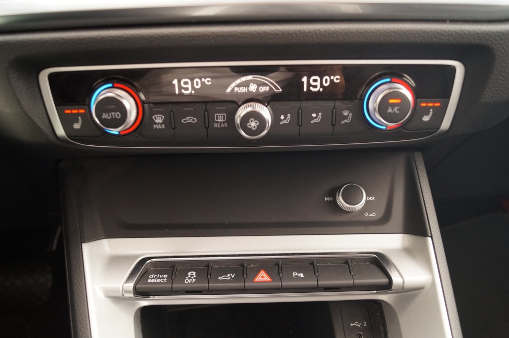 Audi Q3 Audi Q3 45 TFSI e PHEV Edition -LEER-LED-PDC-NAVI-