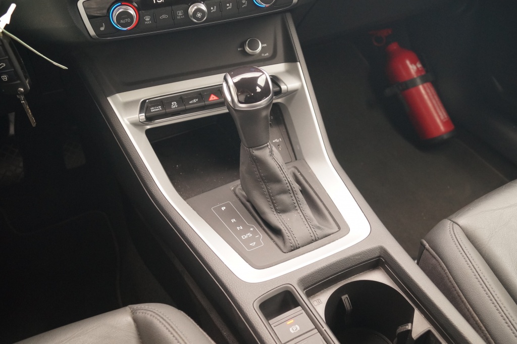 Audi Q3 Audi Q3 45 TFSI e PHEV Edition -LEER-LED-PDC-NAVI-