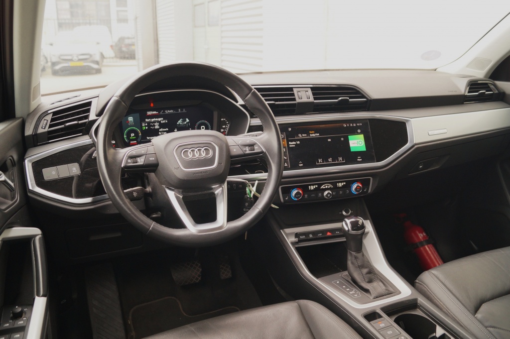 Audi Q3 Audi Q3 45 TFSI e PHEV Edition -LEER-LED-PDC-NAVI-