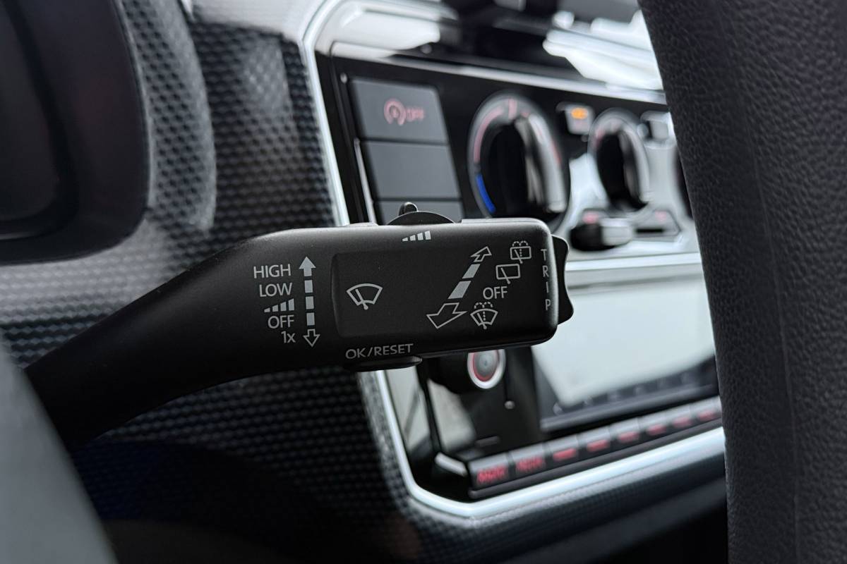 Volkswagen up! Volkswagen Up! 1.0 BMT move up! | Org NL | Airco | Navigatie Via Telefoon | Bluetooth | 127.000 KM! |