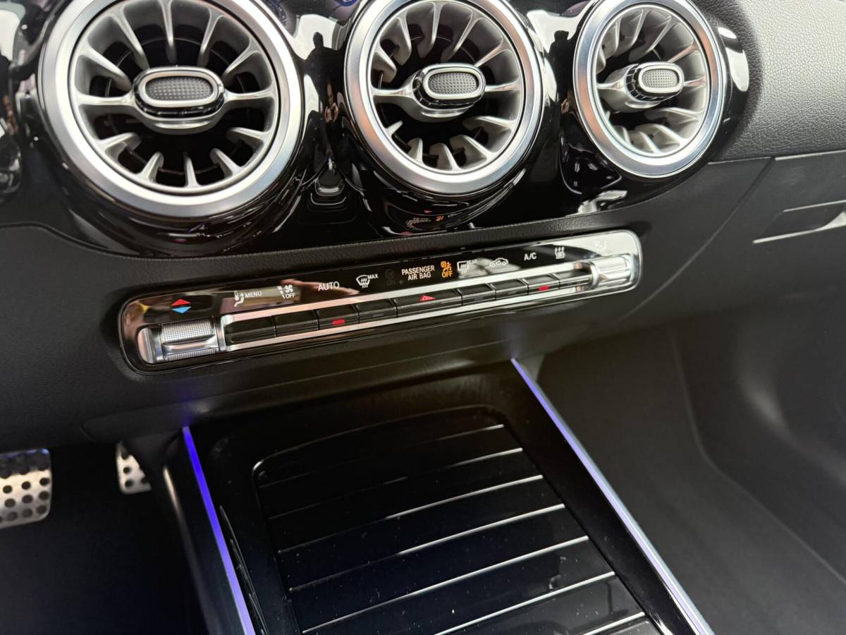 Mercedes-Benz GLA Mercedes GLA-klasse 250 e AMG Line PLUG-IN ADAPTIVE CRUISE. SFEERVERL.