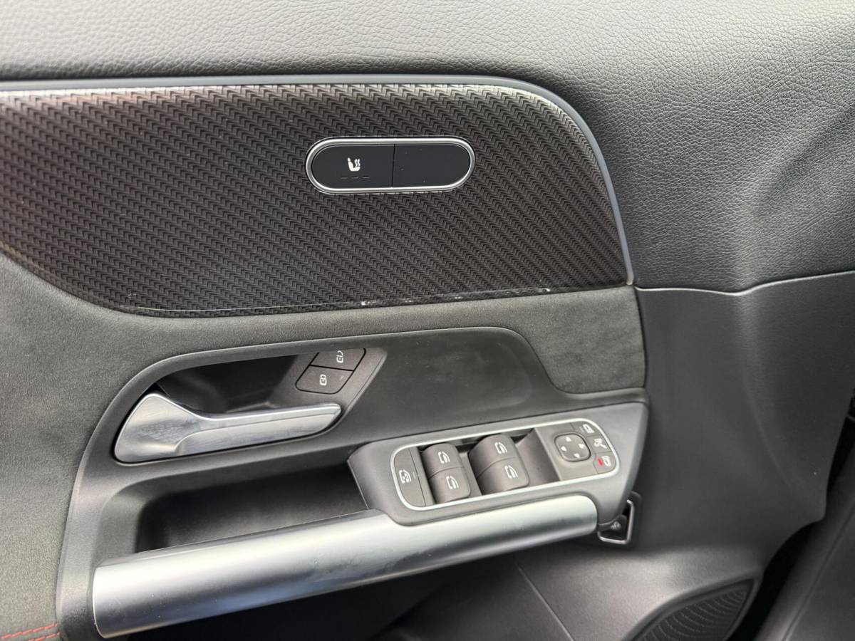 Mercedes-Benz GLA Mercedes GLA-klasse 250 e AMG Line PLUG-IN ADAPTIVE CRUISE. SFEERVERL.