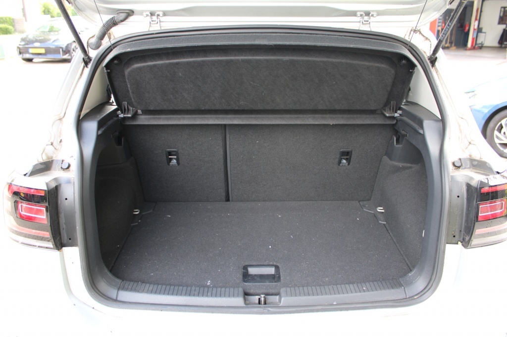 Volkswagen T-Cross Volkswagen T-Cross 1.5 TSI Style DSG 150PK! Virtual/Navi/18″/Winter “RIJKLAARPRIJS”