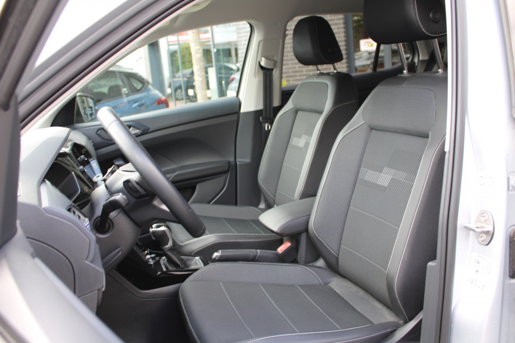 Volkswagen T-Cross Volkswagen T-Cross 1.5 TSI Style DSG 150PK! Virtual/Navi/18″/Winter “RIJKLAARPRIJS”