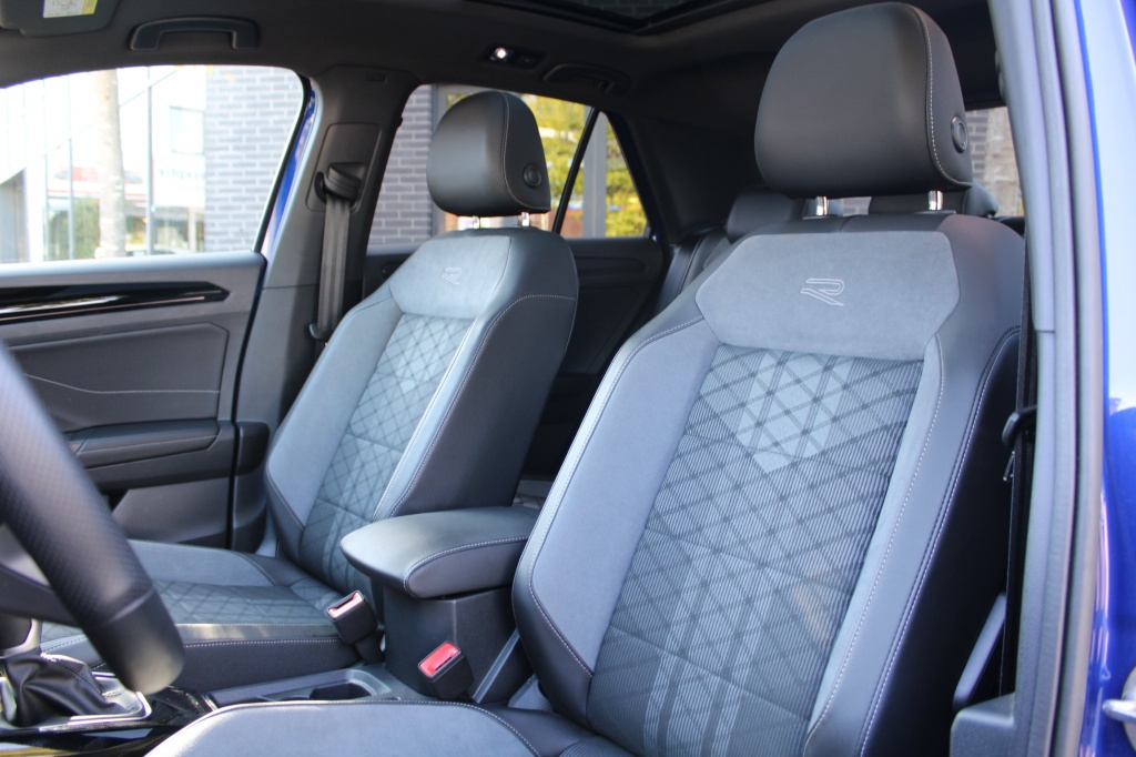 Volkswagen T-Roc Volkswagen T-Roc 1.5 TSI R-Line DSG Black Style Pano/Virtual/Navi “RIJKLAARPRIJS”