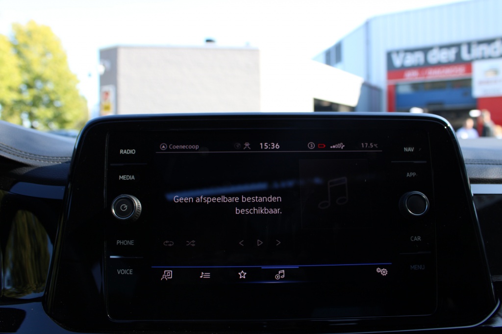 Volkswagen T-Roc Volkswagen T-Roc 1.5 TSI R-Line DSG Black Style Pano/Virtual/Navi “RIJKLAARPRIJS”
