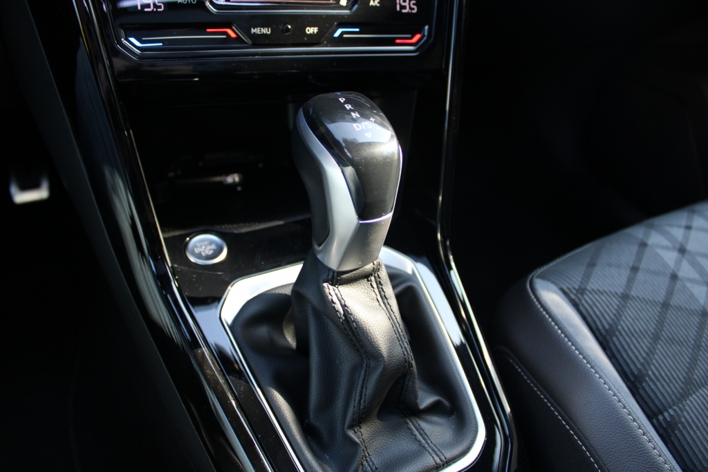 Volkswagen T-Roc Volkswagen T-Roc 1.5 TSI R-Line DSG Black Style Pano/Virtual/Navi “RIJKLAARPRIJS”