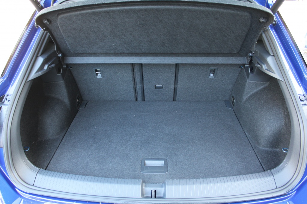 Volkswagen T-Roc Volkswagen T-Roc 1.5 TSI R-Line DSG Black Style Pano/Virtual/Navi “RIJKLAARPRIJS”