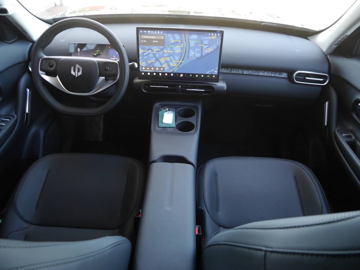 Leapmotor B03X Leapmotor B03X ProMax Design 53 kWh | Nieuw | Hoge zit | Carplay | Camera | Navigatie | 18inch velgen | Parkeersensoren | LED Lampen |