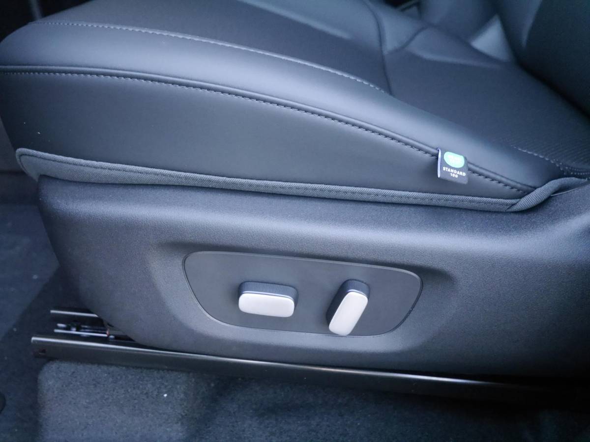 Leapmotor B03X Leapmotor B03X ProMax Design 53 kWh | Nieuw | Hoge zit | Carplay | Camera | Navigatie | 18inch velgen | Parkeersensoren | LED Lampen |