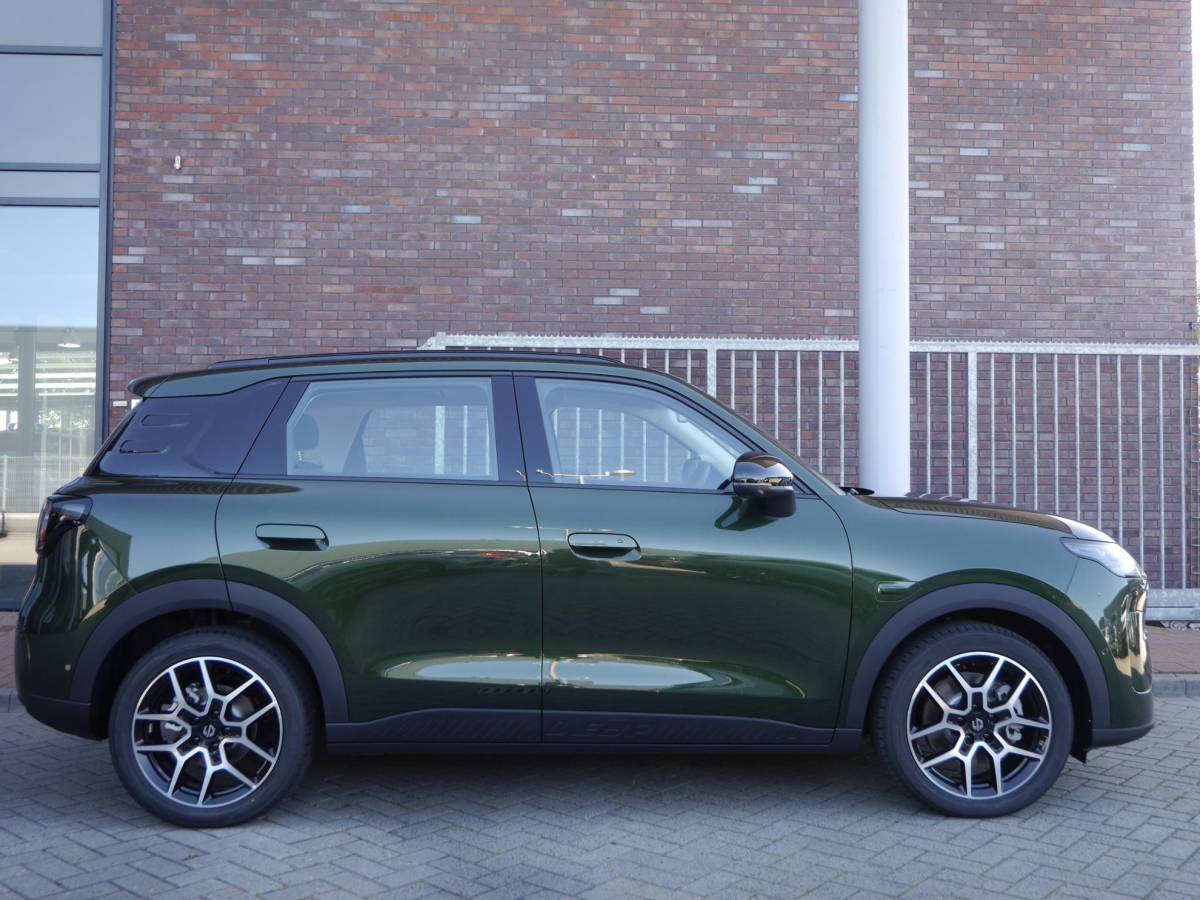 Leapmotor B03X Leapmotor B03X ProMax Design 53 kWh | Nieuw | Hoge zit | Carplay | Camera | Navigatie | 18inch velgen | Parkeersensoren | LED Lampen |
