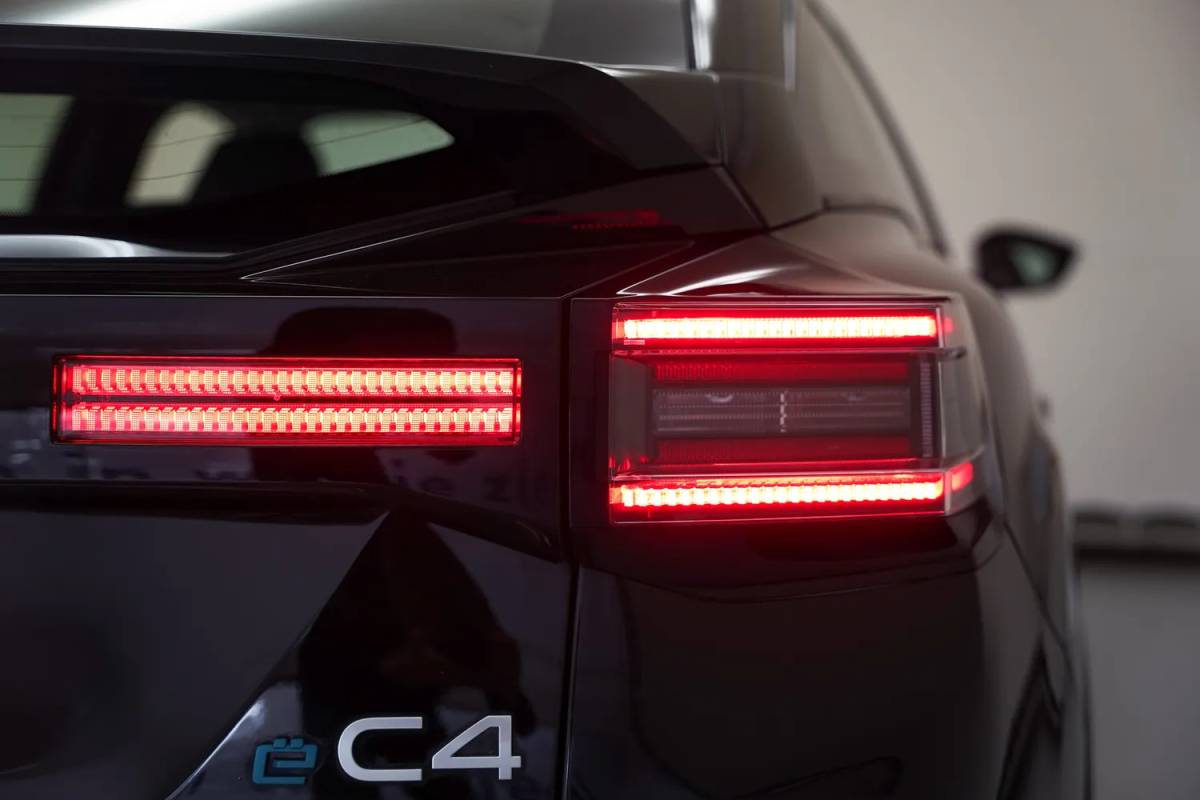 Citroën ë-C4 Citroen e-C4 You 50kWh 3-fase [ LED Navi Camera Climate ]