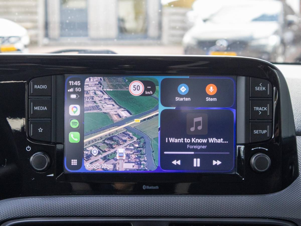 Hyundai i10 Hyundai i10 1.0 Comfort Lane assist Apple CarPlay Airco