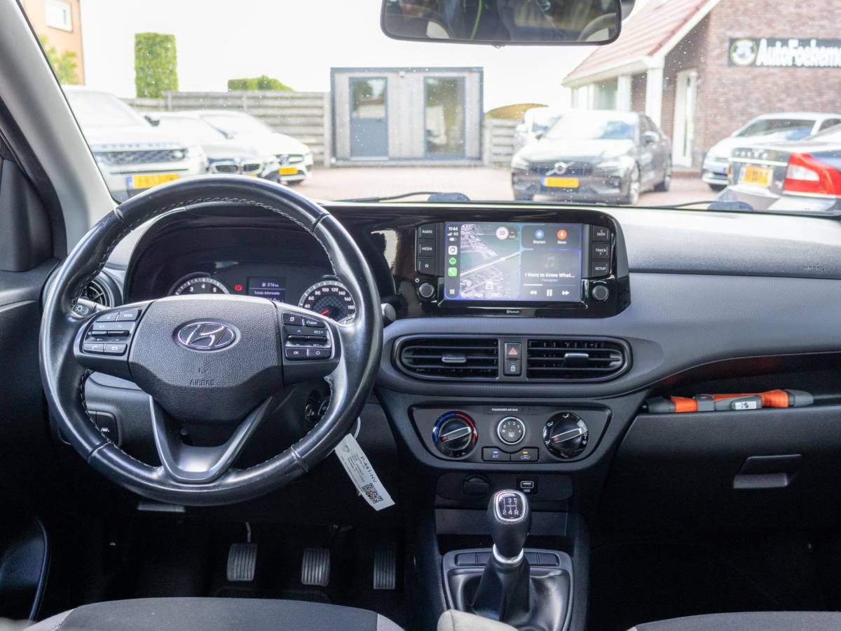 Hyundai i10 Hyundai i10 1.0 Comfort Lane assist Apple CarPlay Airco